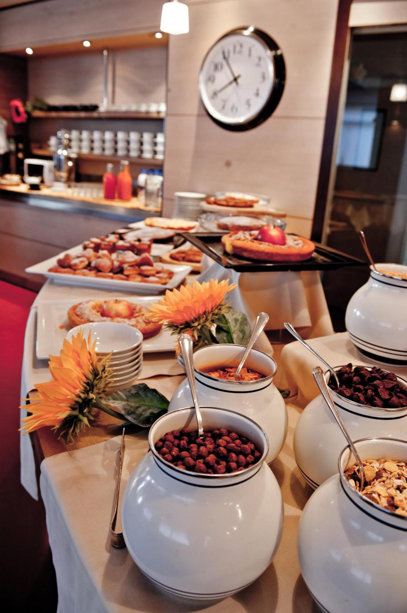 Pianob - Breakfast Hotel & Bar سينِغاليا المظهر الخارجي الصورة